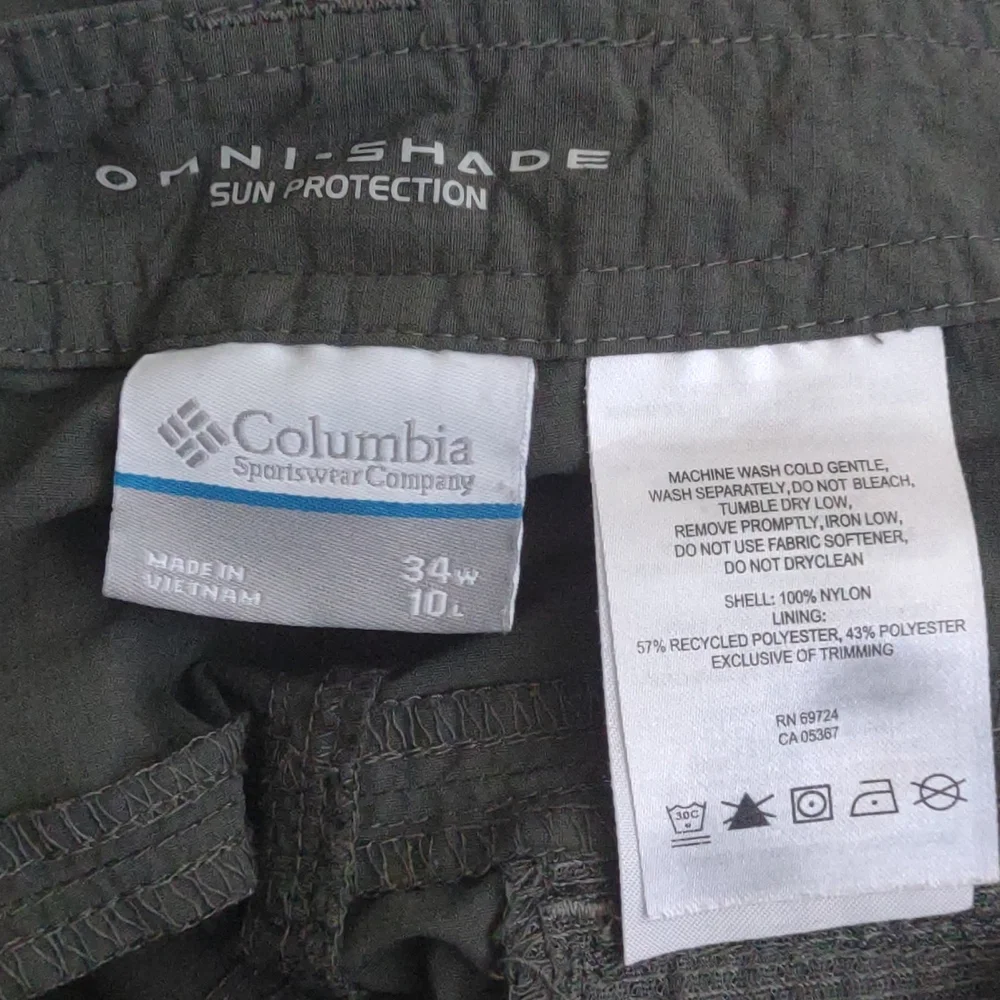 Columbia Men's shorts. Size 34W 10L Green khaki‎ Omni-shade